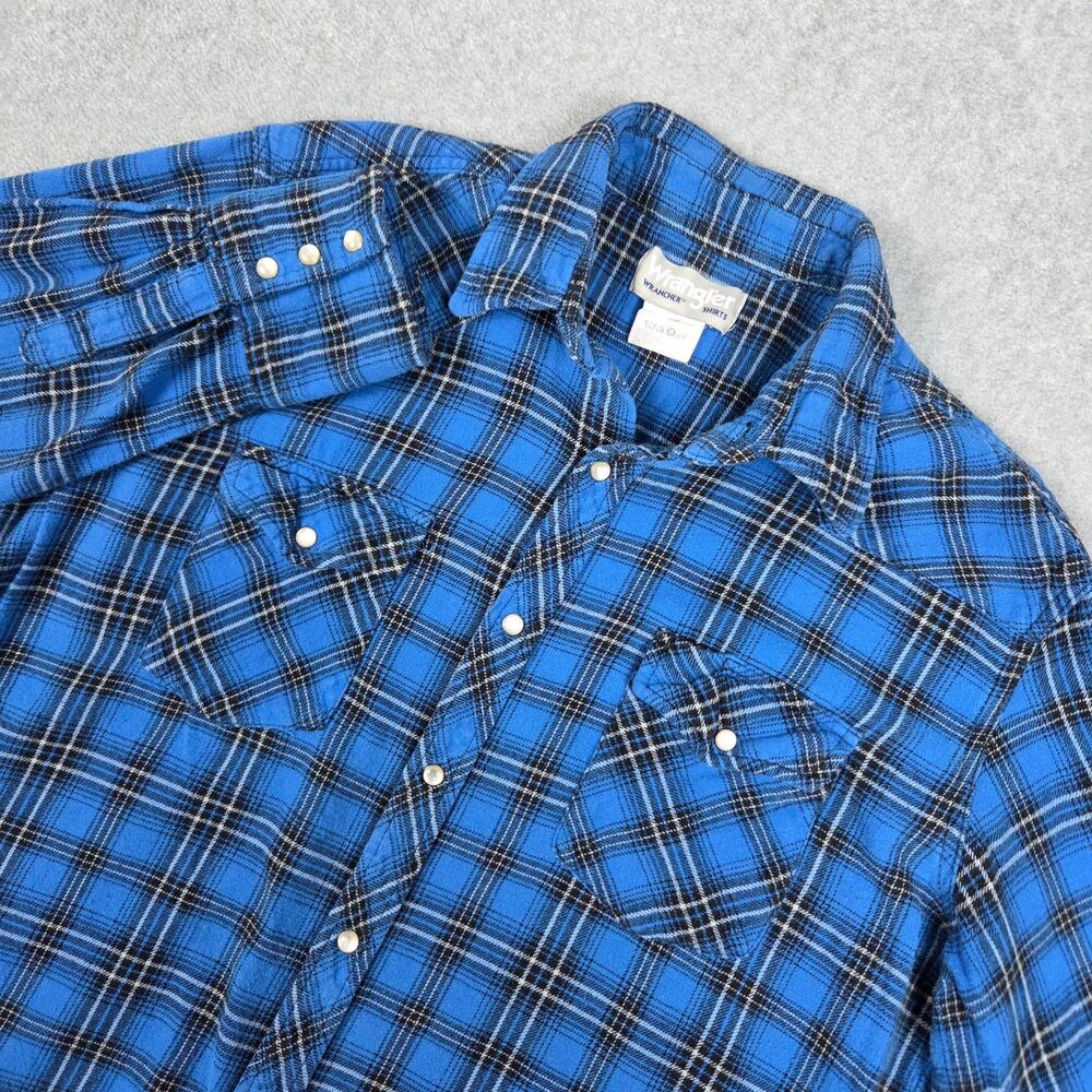 Wrangler Blue and Black Plaid Button Down Shirt